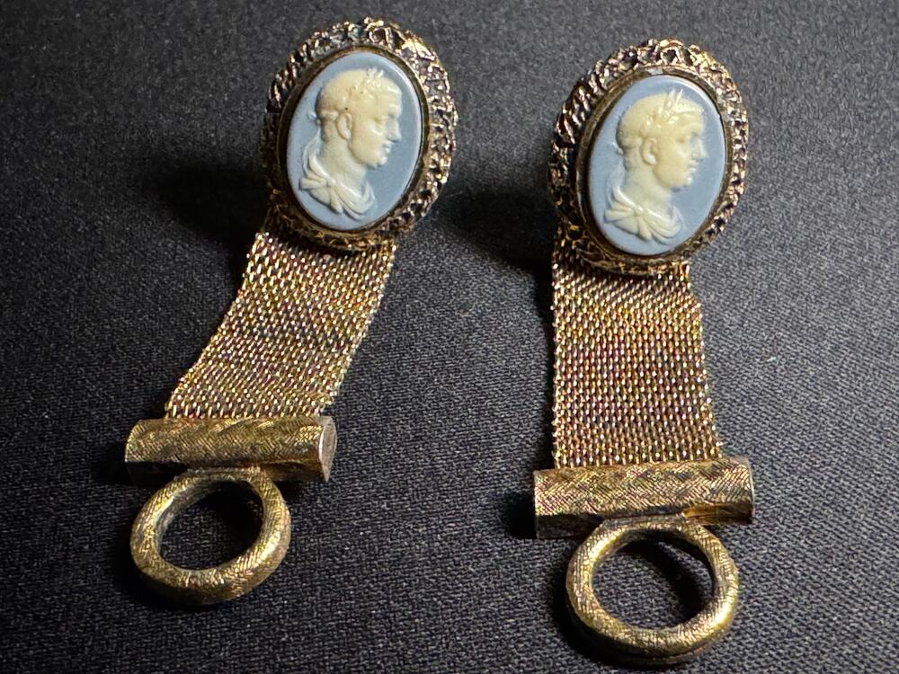 Vintage Dante Cameo Caesar's Head Gold Tone Cuff Links
